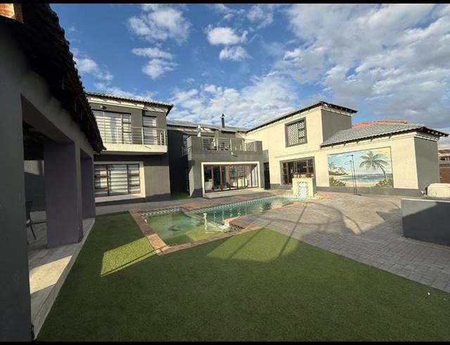 5 BEDROOM PROPERTY TO RENT IN THREE RIVERS EAST
